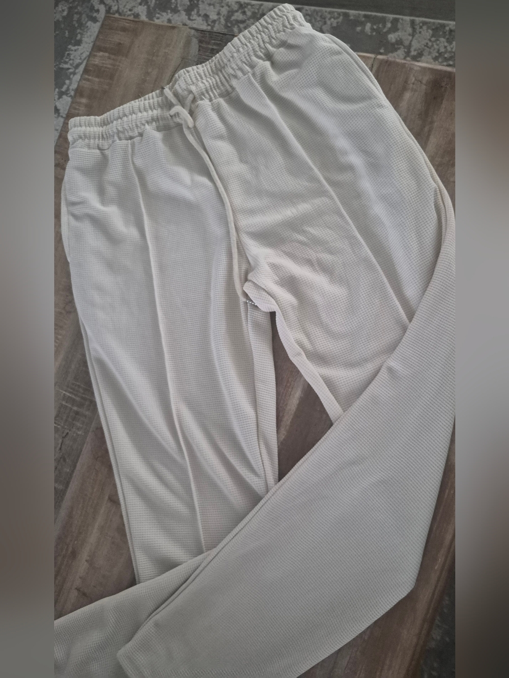 Beige/Tan Activewear 2-Piece Set - Size M, Ultralight Material. - Picture 7 of 13
